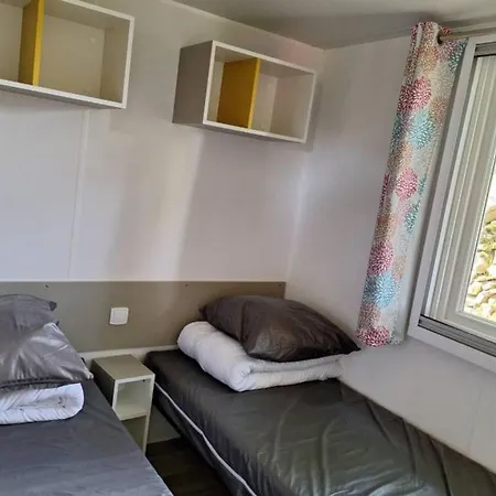 Kemping Mobil-home Confortable Avec Terrasse - 4 Pers. - Api-1-52-2913