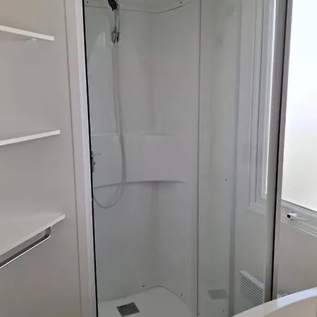Mobil-home Confortable Avec Terrasse - 4 Pers. - Api-1-52-2913 * Rocamadour